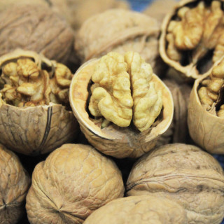 Walnuts (Desi Akhroot)