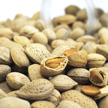 Almonds Whole (Badam Gurbandi)